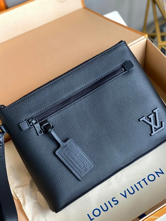 WIS LOUIS VUITTON IPAD POUCH 0901